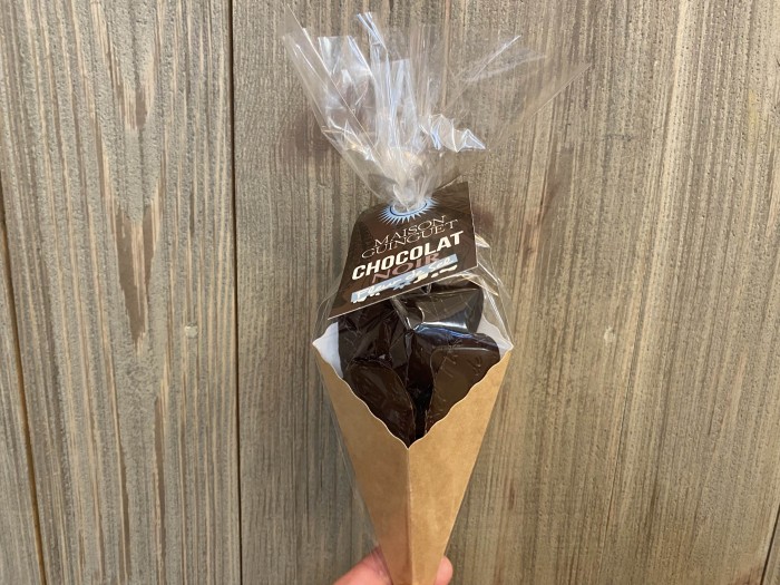 Cornet de chocolats noirs fleur de sel, épicerie Huguette et Henri